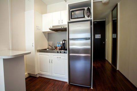 Ridge Apartment Hotel - Australian Directory 41