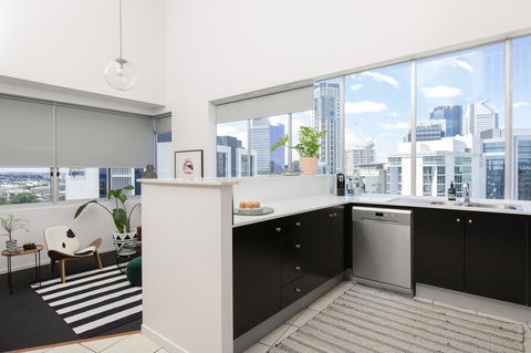 Ridge Apartment Hotel - Australian Directory 16