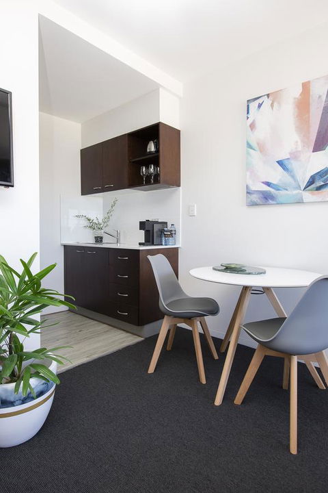 Ridge Apartment Hotel - Australian Directory 21