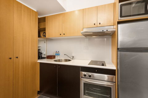 Ridge Apartment Hotel - Australian Directory 31