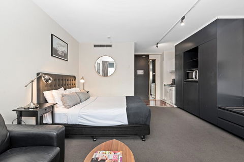 Ridge Apartment Hotel - Australian Directory 6