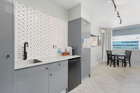 Ridge Apartment Hotel - Australian Directory 35