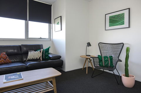 Ridge Apartment Hotel - Australian Directory 25