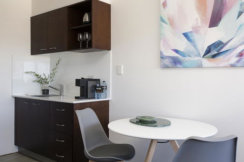 Ridge Apartment Hotel - Australian Directory 20