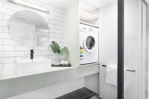 Ridge Apartment Hotel - Australian Directory 34