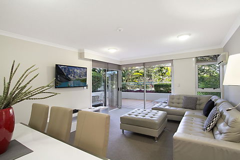 ULTIQA Burleigh Mediterranean Resort - Australian Directory 35