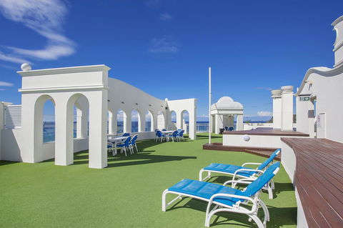 ULTIQA Burleigh Mediterranean Resort - Australian Directory 26