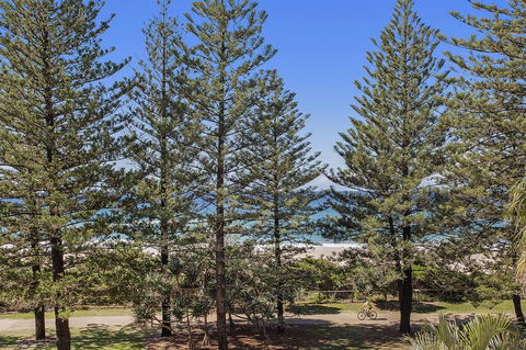ULTIQA Burleigh Mediterranean Resort - Australian Directory 27
