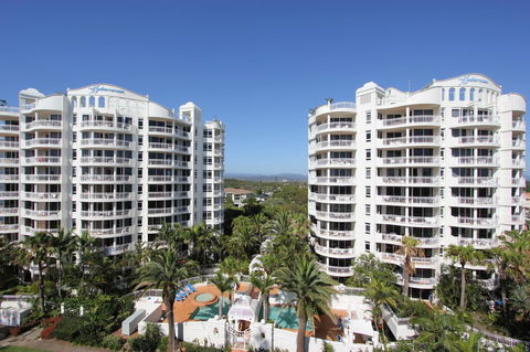 ULTIQA Burleigh Mediterranean Resort - Australian Directory 29