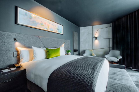 Eatons Hill Hotel - Australian Directory 3