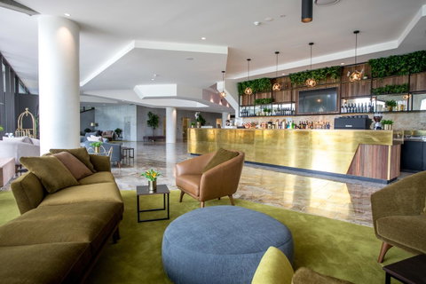Eatons Hill Hotel - Australian Directory 7