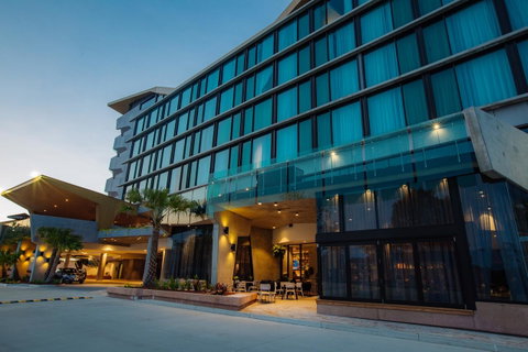 Eatons Hill Hotel - Australian Directory 2