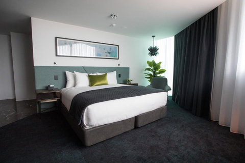 Eatons Hill Hotel - Australian Directory 41