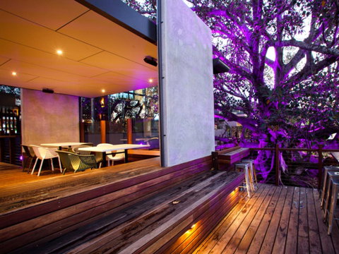 Eatons Hill Hotel - Australian Directory 37