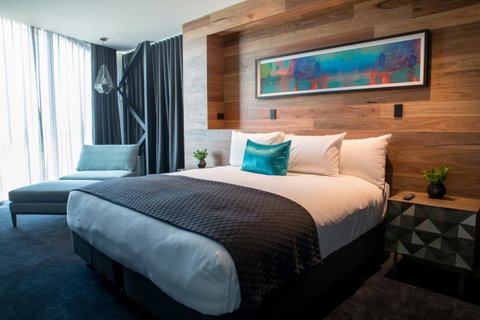 Eatons Hill Hotel - Australian Directory 24
