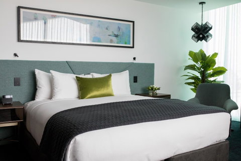 Eatons Hill Hotel - Australian Directory 42