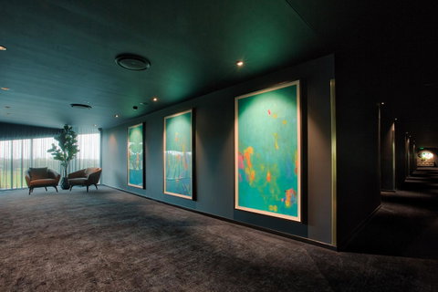 Eatons Hill Hotel - Australian Directory 9