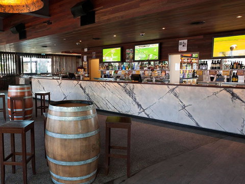 Eatons Hill Hotel - Australian Directory 38