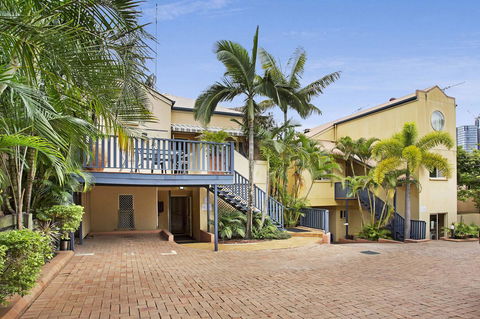 City Palms Brisbane - Australian Directory 31