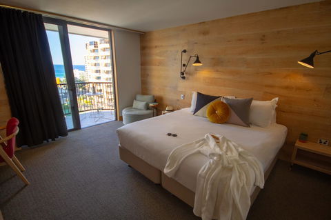 The Island Gold Coast - Australian Directory 20