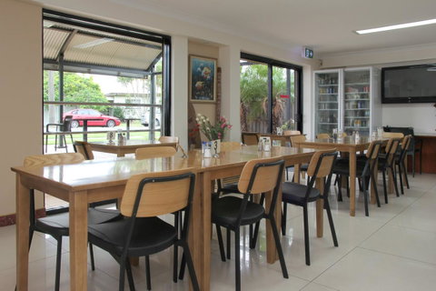 Novena Palms Motel - Australian Directory 27