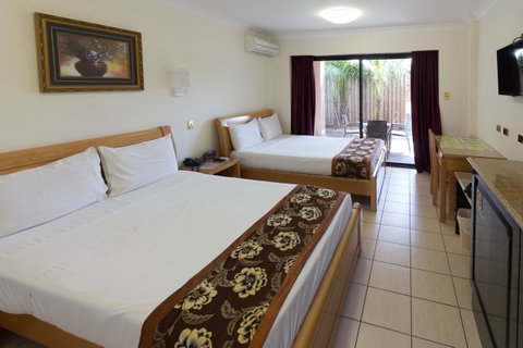 Novena Palms Motel - Australian Directory 21