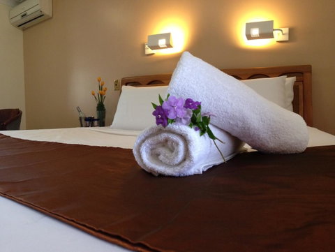 Novena Palms Motel - Australian Directory 15
