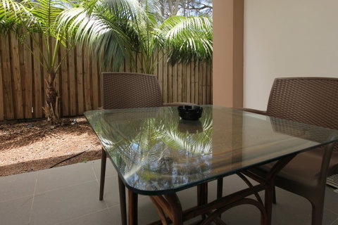 Novena Palms Motel - Australian Directory 3
