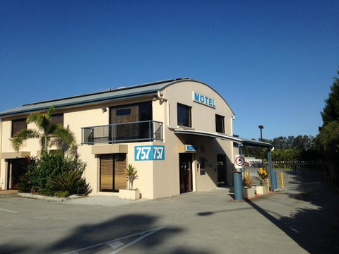 Novena Palms Motel - Australian Directory 4