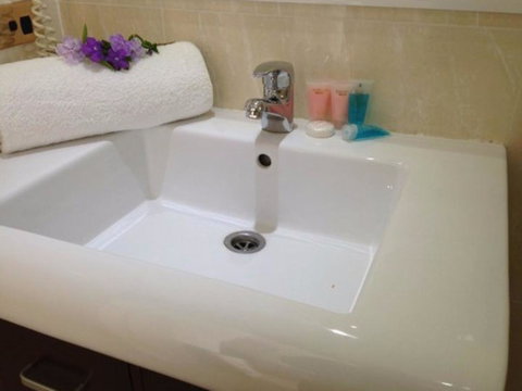 Novena Palms Motel - Australian Directory 1