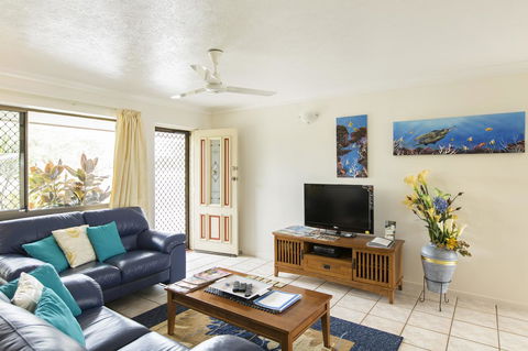 Marcol Place Holiday Apartments - Australian Directory 11