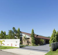 Marcol Place Holiday Apartments - Australian Directory