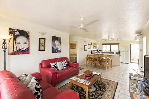 Marcol Place Holiday Apartments - Australian Directory 16