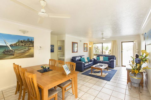 Marcol Place Holiday Apartments - Australian Directory 12