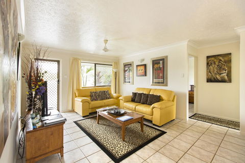 Marcol Place Holiday Apartments - Australian Directory 3