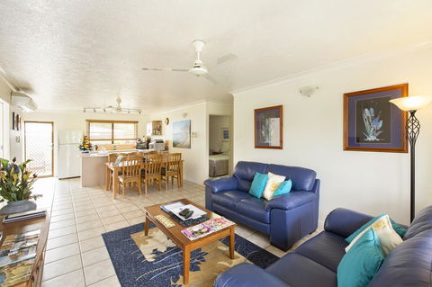 Marcol Place Holiday Apartments - Australian Directory 1