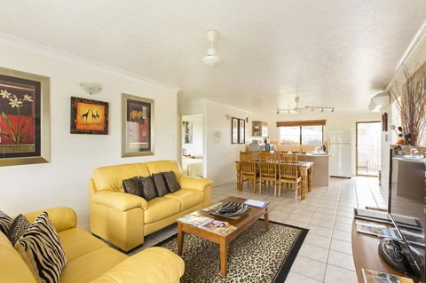 Marcol Place Holiday Apartments - Australian Directory 6