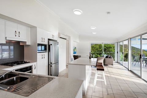 Oasis Apartments On Hamilton Island By HIHA - Australian Directory 38