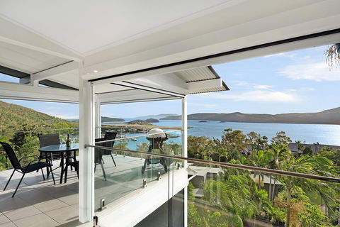 Oasis Apartments On Hamilton Island By HIHA - Australian Directory 36
