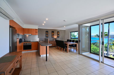 Oasis Apartments On Hamilton Island By HIHA - Australian Directory 12
