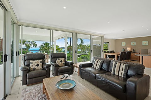 Oasis Apartments On Hamilton Island By HIHA - Australian Directory 20