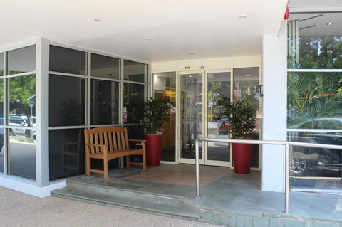 Madison Tower Mill Hotel - Australian Directory 1