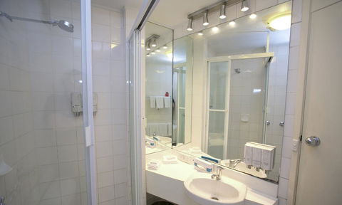 Madison Tower Mill Hotel - Australian Directory 10