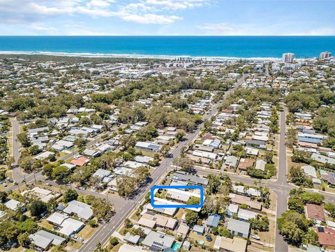 Beautiful Home- Walk To Beach-Short Drive To Noosa - Australian Directory 2