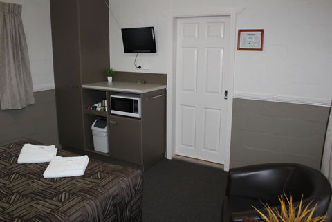 City Motor Inn - Australian Directory 9