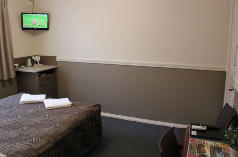 City Motor Inn - Australian Directory 11