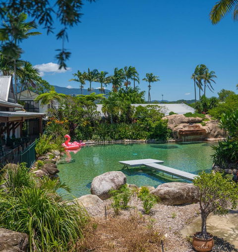 Cairns Colonial Club Resort - Australian Directory 2