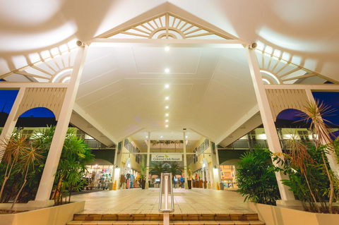 Cairns Colonial Club Resort - Australian Directory 1