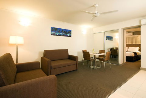 Cairns Colonial Club Resort - Australian Directory 28