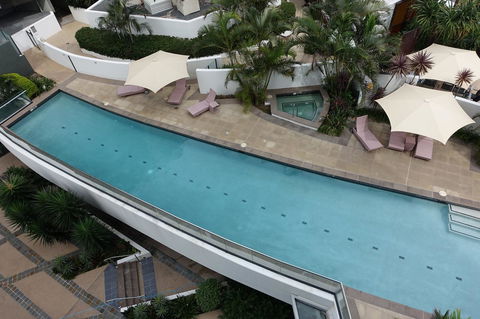 Ambience On Burleigh Beach - Australian Directory 31